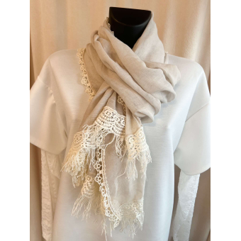 2590 Sjaal Kant Beige