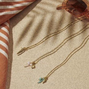 61436mix05 Ketting Beach Finds Wit